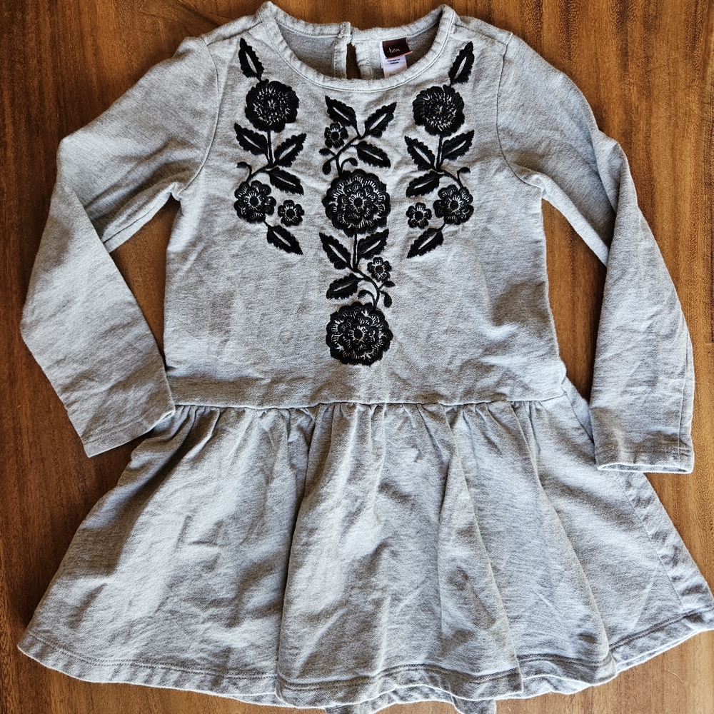 Tea Collectiom Size 6 Heathered Gray and Black Floral Dress